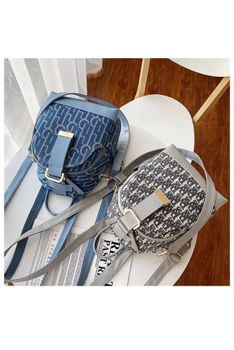  Plecak damski Bonluo w kolorze szarym z wzorem liter, wykonany z poliuretanu i płótna, mały rozmiar 25*20*11 cm