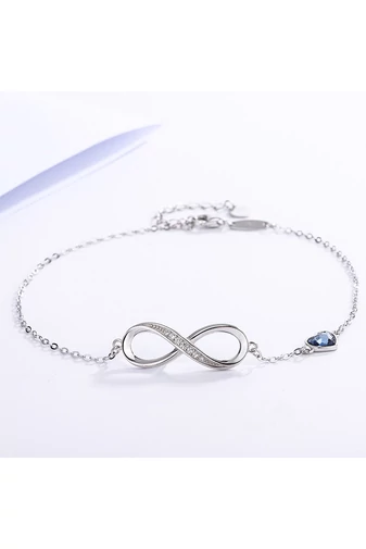  Elegancka bransoletka ze srebra próby 925 ozdobiona kryształami austriackimi. Najwyższa jakość.