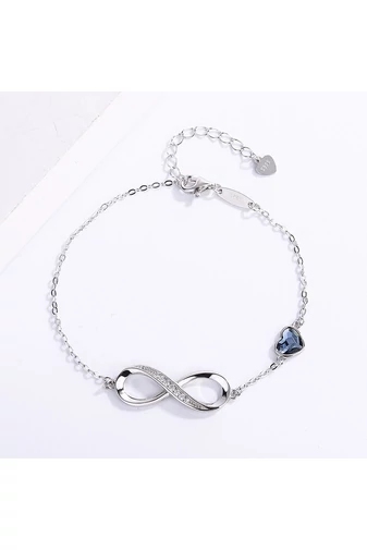  Elegancka bransoletka ze srebra próby 925 ozdobiona kryształami austriackimi. Najwyższa jakość.