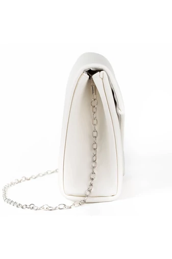  Elegancka biała kopertówka o wymiarach 22*13*5 cm