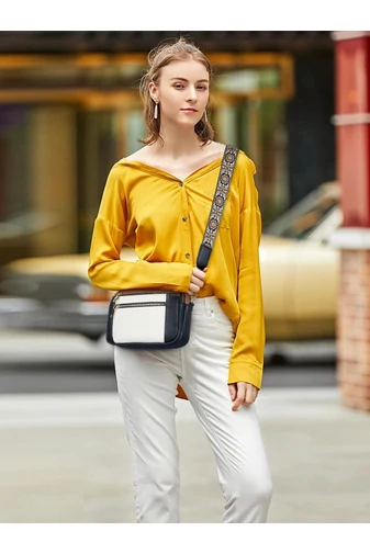  Biała torebka na ramię z czarnym regulowanym paskiem z PU 20*15,6*5,1 cm Bonulo