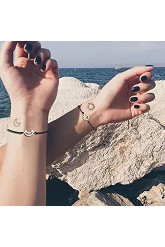  Zestaw dwóch bransoletek dla par z motywem słońca i księżyca wykonanych z trwałej i odpornej na rdzę stali nierdzewnej