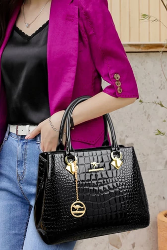  Elegancka czarna torebka z fakturą skóry krokodyla i skóry ekologicznej oraz torba na ramię 29*13*25 cm