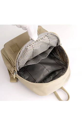  Mały wodoodporny plecak z poliestru w kolorze khaki o nowoczesnym wzornictwie i wielu przegrodach 22*12*28 cm