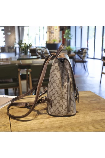  Elegancki damski plecak w kolorze brązowym z klasycznym wzorem ze skóry PU 28*24*13 cm