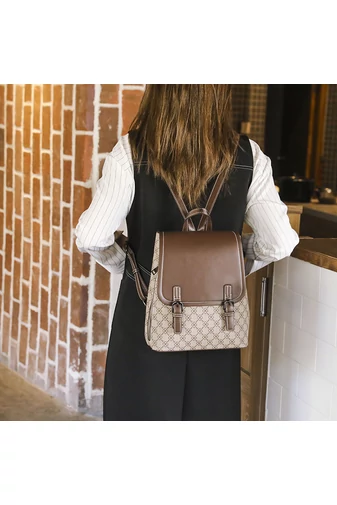  Elegancki damski plecak w kolorze brązowym z klasycznym wzorem ze skóry PU 28*24*13 cm