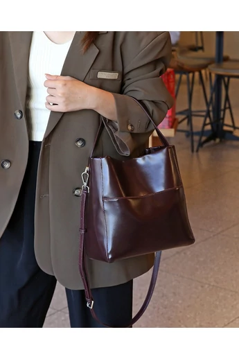  Elegancka torebka Bonluo Brown z naturalnej skóry, uniwersalny model z regulowanym paskiem (24*14*25 cm)