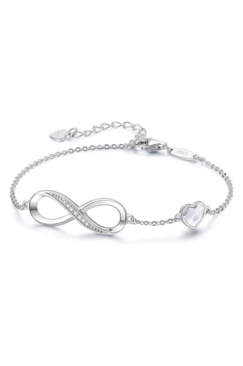 Elegancka bransoletka ze srebra próby 925 ozdobiona przezroczystymi kryształami austriackimi. Najwyższa jakość.