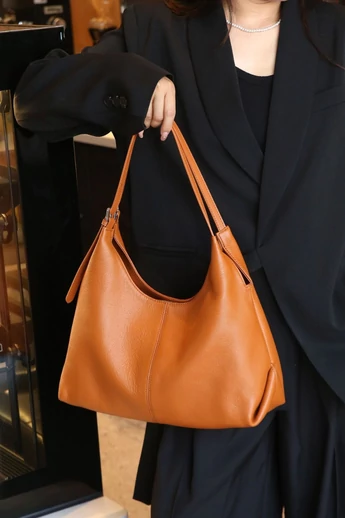  Skórzana torba na ramię w minimalistycznym stylu hobo, brązowa, 19*38*16 cm