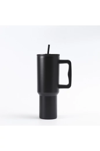  Czarny kubek termiczny o pojemności 1200 ml ze słomką, ergonomicznym uchwytem i szybko zamykaną pokrywką, idealny do samochodu