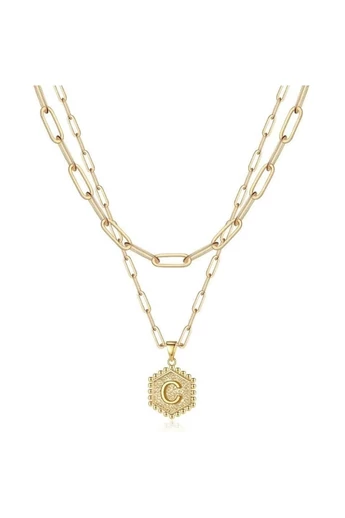 Zestaw dwóch łańcuszków ze stali tytanowej platerowanych 18-karatowym złotem z personalizowaną sześciokątną zawieszką z inicjałem C
